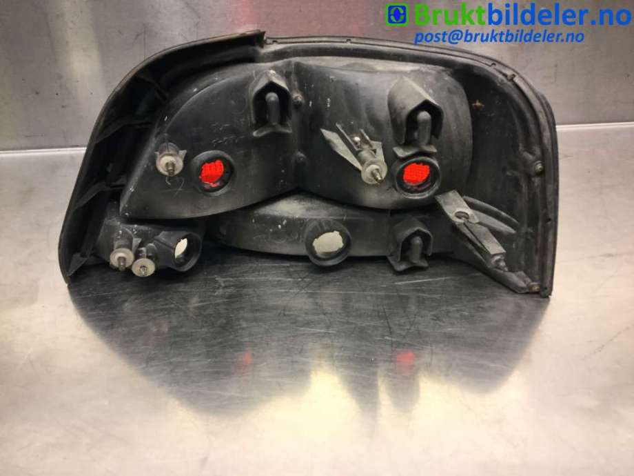 Baklykt venstre til Mitsubishi Galant 2000-2003 (Type VII, Fase 2)  (MITSUBISHI||220-87199)