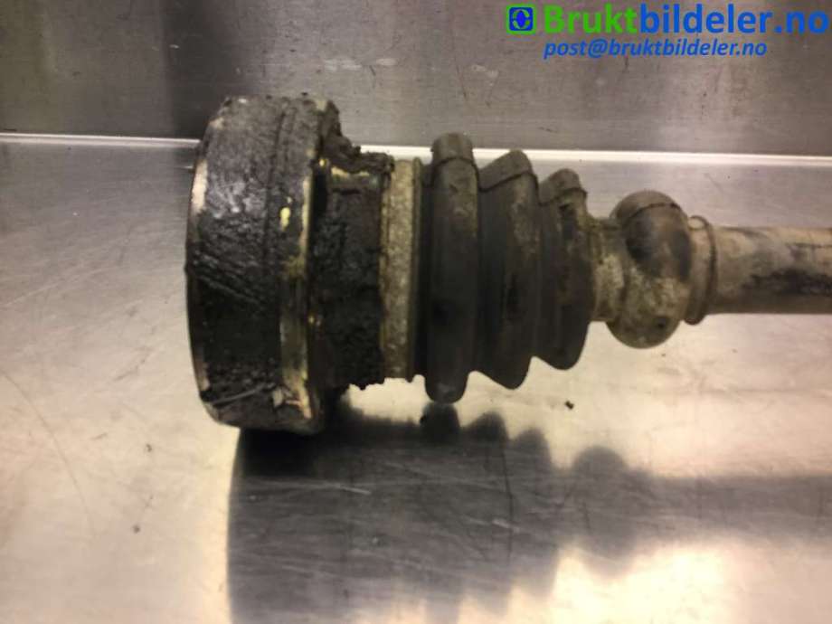 Drivaksel høyre foran til VW Transporter / Caravelle 1990-2003 (T4) (T4) (VOLKSWAGEN|)