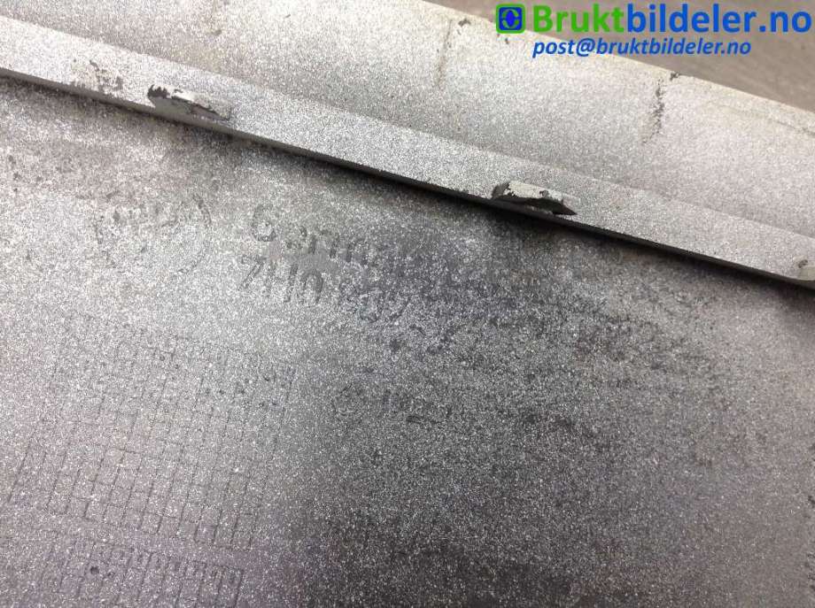 Støtfangerving høyre bak til VW Transporter / Caravelle 2003-2009 (Fase 1) (T5) (T5) (VOLKSWAGEN|7H0 807 321 B|)