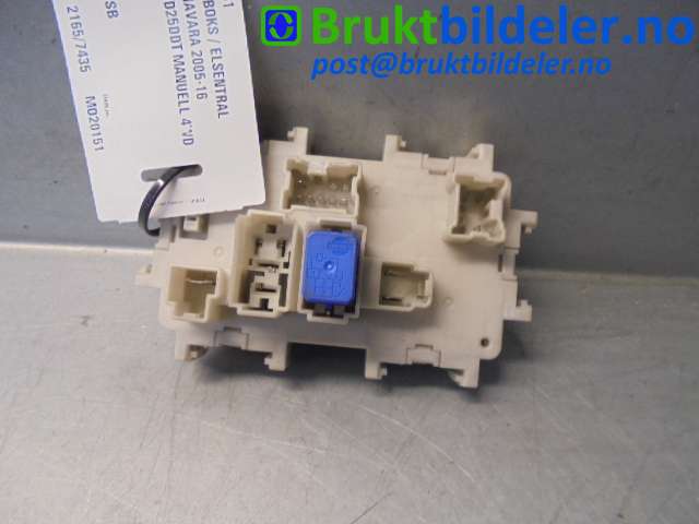 Sikringsboks til Nissan Navara 2005-2010 (Fase 1) (D40) (D40) (NISSAN|EA00A7H31|)