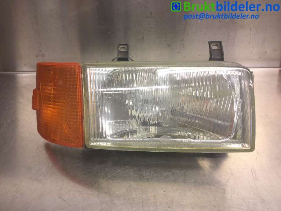 Frontlykt høyre halogen til VW Transporter / Caravelle 1990-2003 (T4) (T4) (VOLKSWAGEN|)