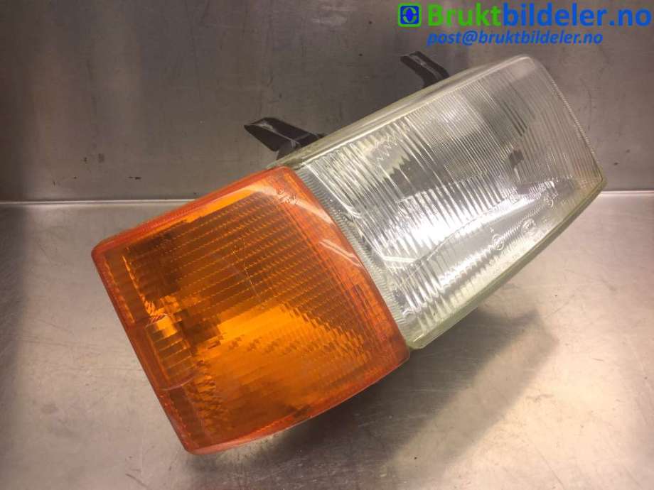 Frontlykt høyre halogen til VW Transporter / Caravelle 1990-2003 (T4) (T4) (VOLKSWAGEN|)