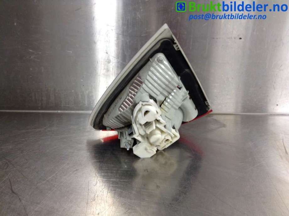 Baklykt venstre indre til BMW 3-Serie 2005-2011 (E90/E91/E92/E93) (E90/E91/E92/E93) (BMW|7 160 063|)
