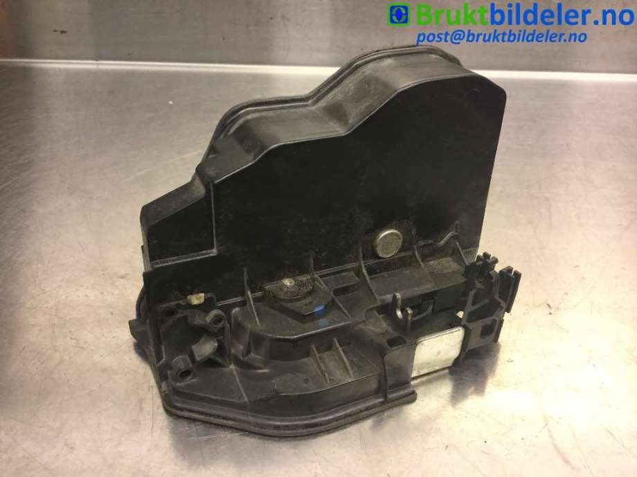 Låsekasse høyre foran til BMW X3 2010-2017 (F25) (F25) (BMW|51 21 7 202 146|)
