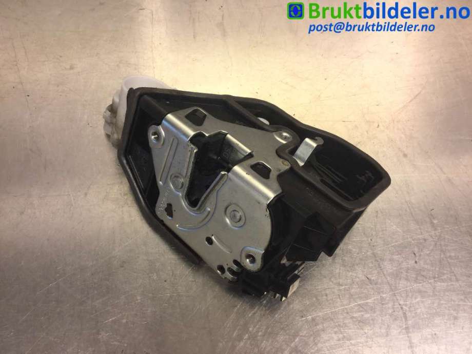 Låsekasse venstre foran til BMW X3, 2010-2017 (F25) (F25) (BMW|51 21 7 202 143)
