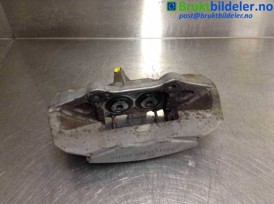Bremsecaliper høyre foran til Mercedes C-Klasse 2014-2018 (Fase 1) (W205) (W205) (MERCEDES|A 011 421 98 98|)
