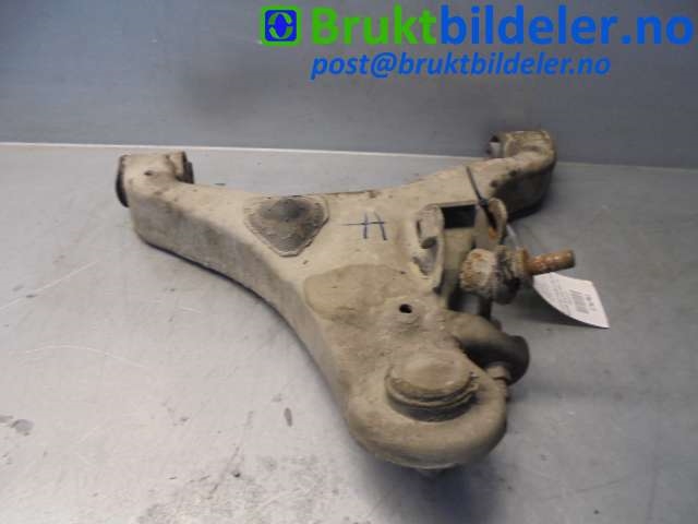 Bærebru høyre foran nedre til Nissan Navara, 2005-2010 (Fase 1) (D40) (D40) (NISSAN|)