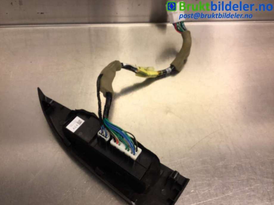 Bryter ruteheis til Subaru Outback 2009-2014 (Type IV)  (SUBARU|83071AJ240|)