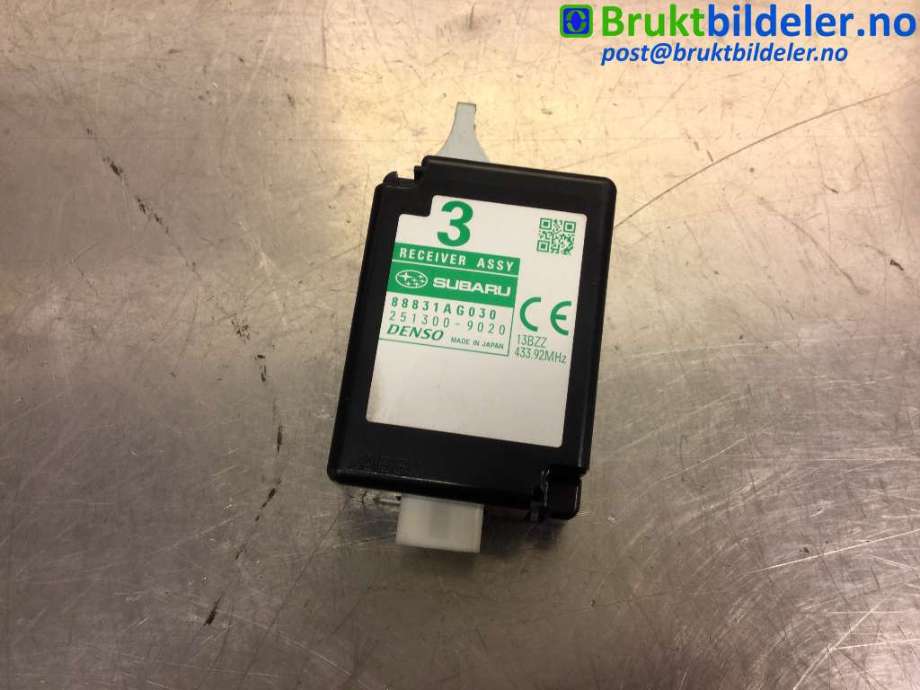 Antenne navigasjon til Subaru Forester 2008-2013 (Type III) (SUBARU|88831AG030|251300-9020|)