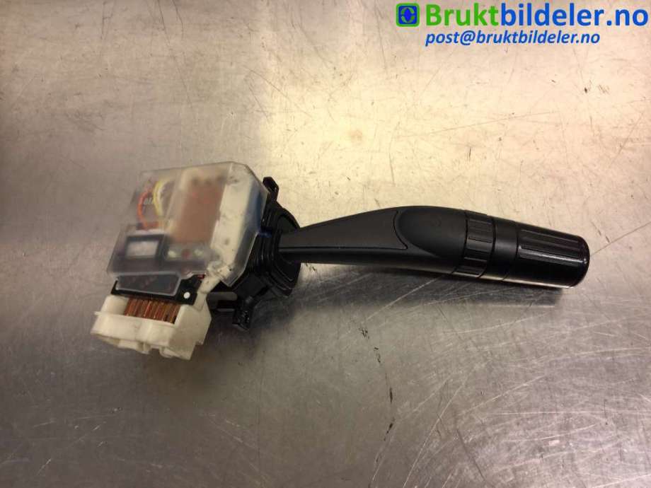 Bryter blink til Subaru Forester 2008-2013 (Type III)  (SUBARU|83115AG151|)