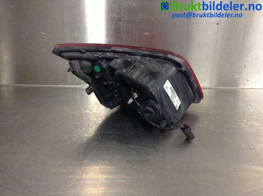 Baklykt høyre indre til Peugeot 308 2013-2021 (Type II)  (PEUGEOT|9677818280|81260201|)