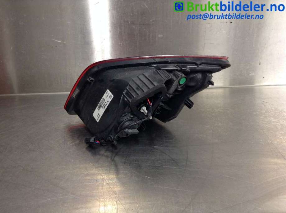 Baklykt venstre indre til Peugeot 308 2013-2021 (Type II)  (PEUGEOT|9677818380|81260101|)
