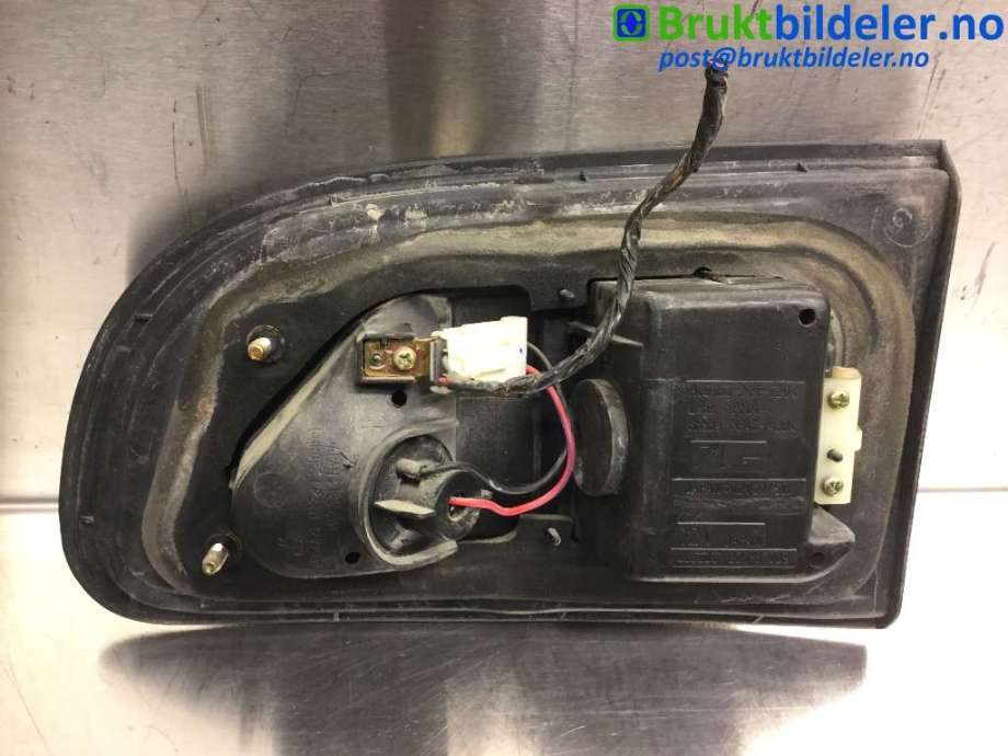 Baklykt venstre indre til Mitsubishi L400 1997-2002  (MITSUBISHI|MR162675|226-87009|)
