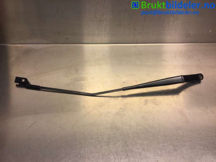 Viskerarmer frontrute til VW Caddy, 2010-2015 (Type III, Fase 2)  (VOLKSWAGEN|2K1 955 410 B)