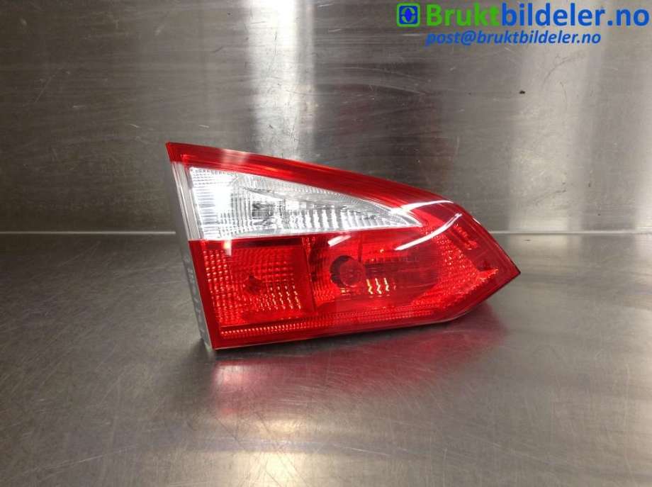 Baklykt venstre indre til Ford Focus, 2011-2014 (Type III, Fase 1)  (FORD|BM51-13A603-BC)