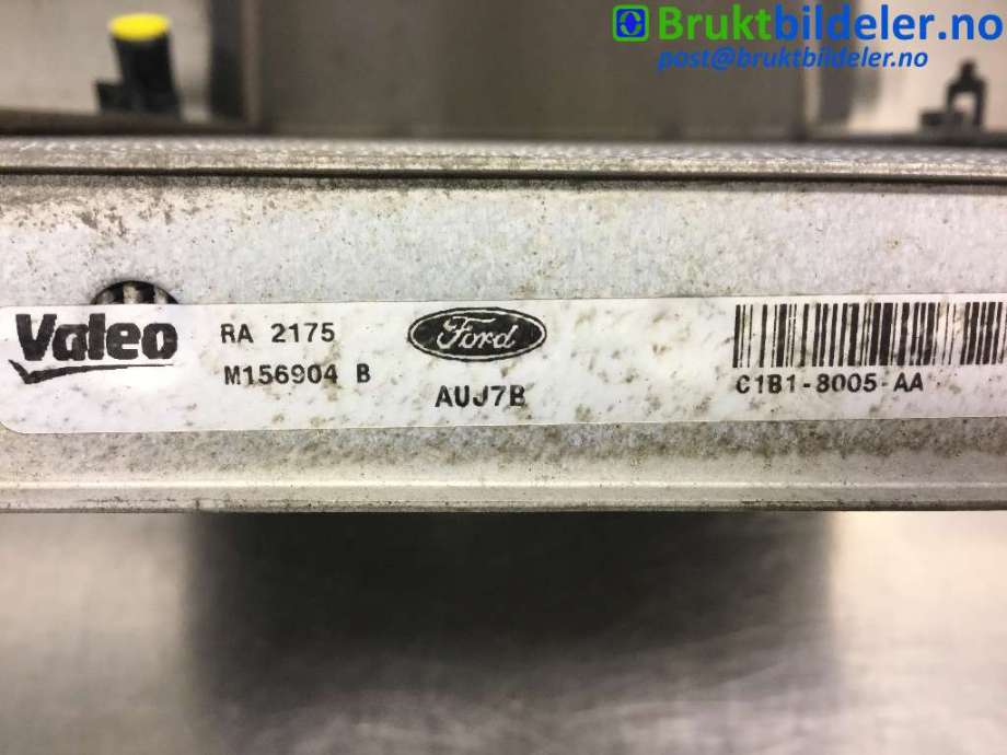 Radiator (automat gir) til Ford Fiesta 2013-2017 (Type VI, Fase 2)  (FORD|C1B1-8005-AA|M156904 B|)
