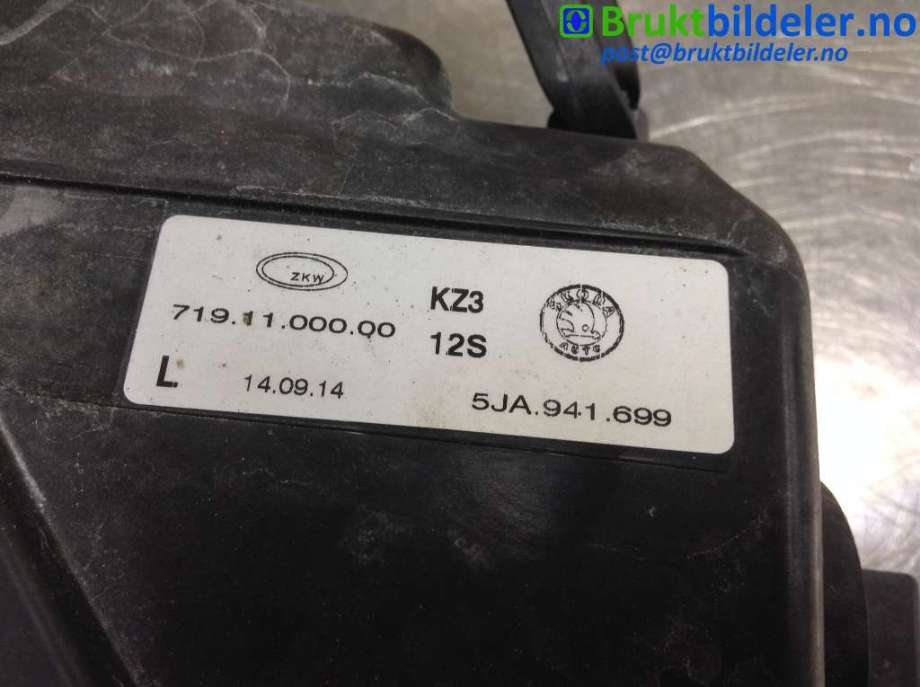 Tåkelykt venstre foran til Škoda Rapid 2012-2019 (SKODA|5JA 941 699|719 11 000 00|)