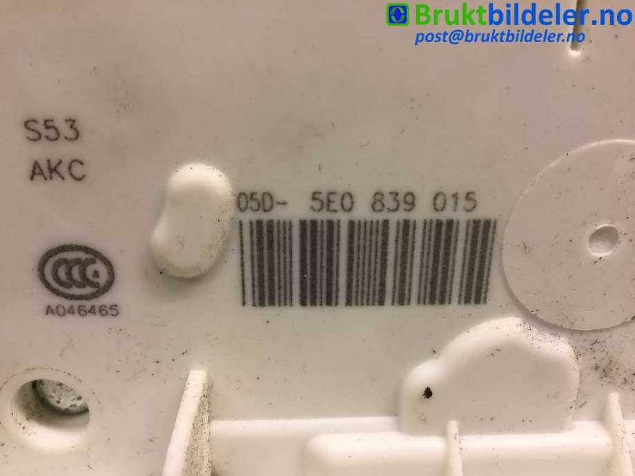 Låsekasse venstre bak til Škoda Rapid 2012-2019 (SKODA|5E0 839 015|)