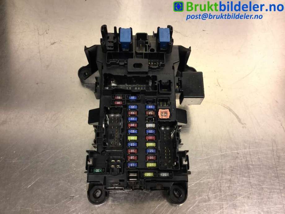 Sikringsboks til Suzuki Grand Vitara, 2005-2015 (Type III)  (SUZUKI|0023 6E18 64J2)
