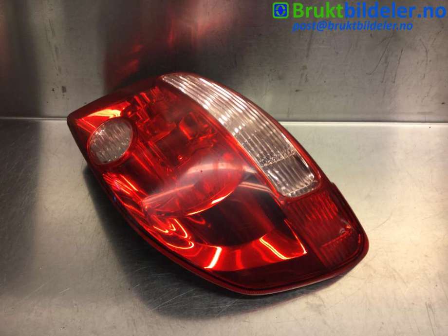Baklykt høyre til Mitsubishi Outlander 2003-2006 (Type I)  (MITSUBISHI||220-87685)