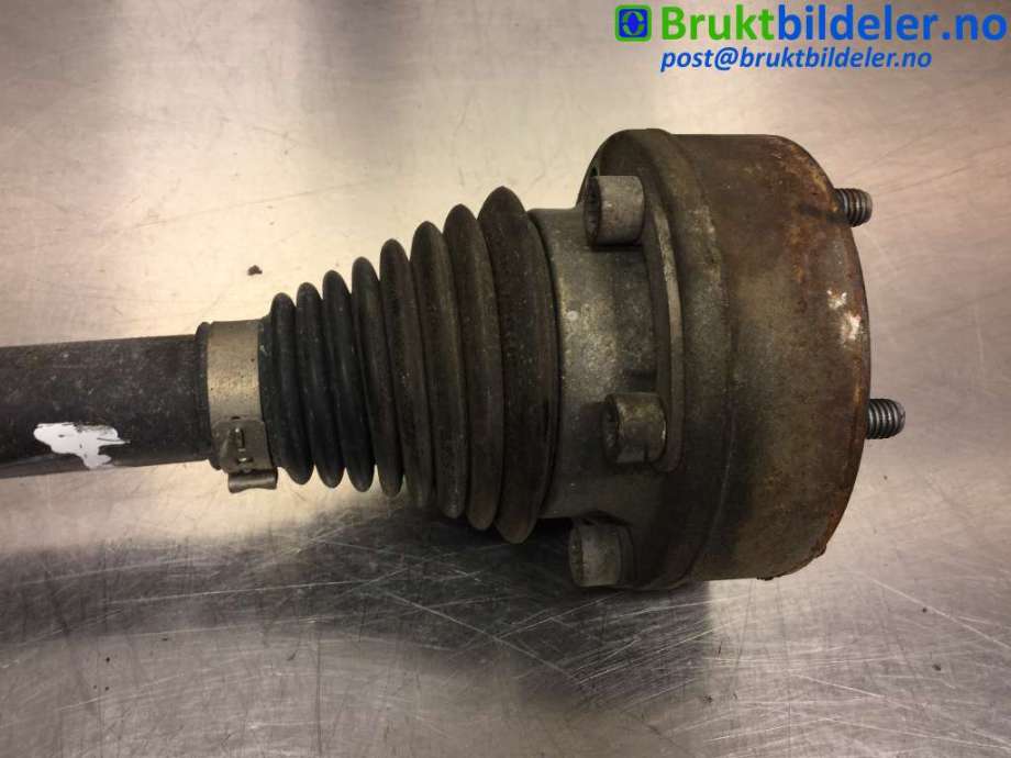 Drivaksel høyre bak til VW Passat 2015-2019 (Fase 1) (B8) (B8) (VOLKSWAGEN|3Q0 501 204 D|)