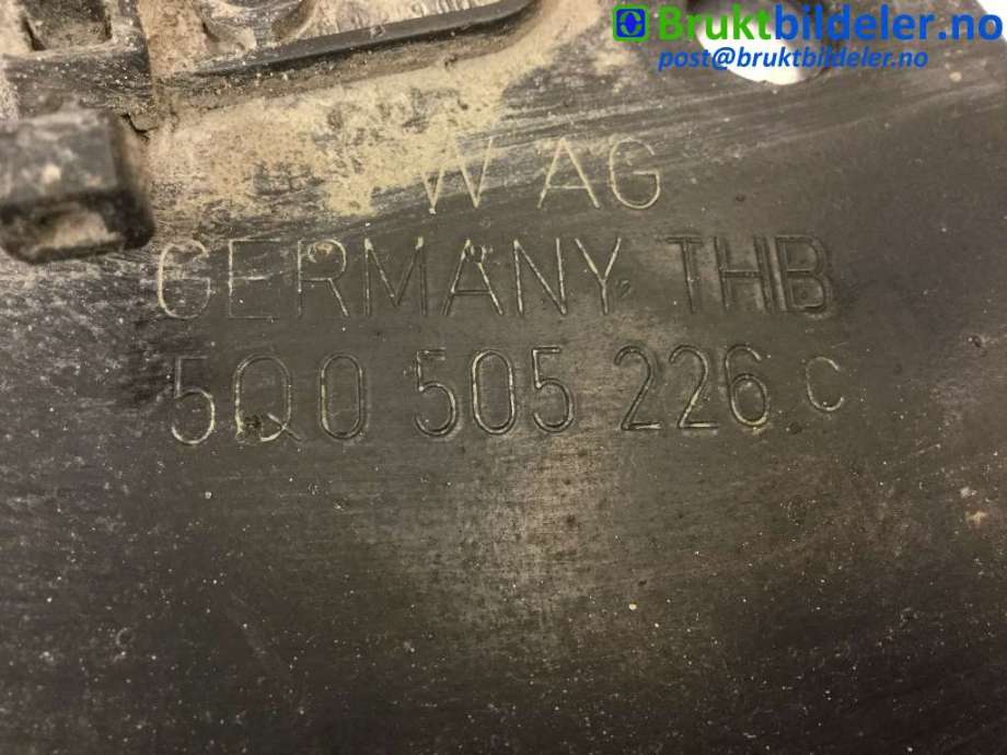 Bærebru høyre bak til VW Passat 2015-2019 (Fase 1) (B8) (B8) (VOLKSWAGEN|5Q0505226C|)