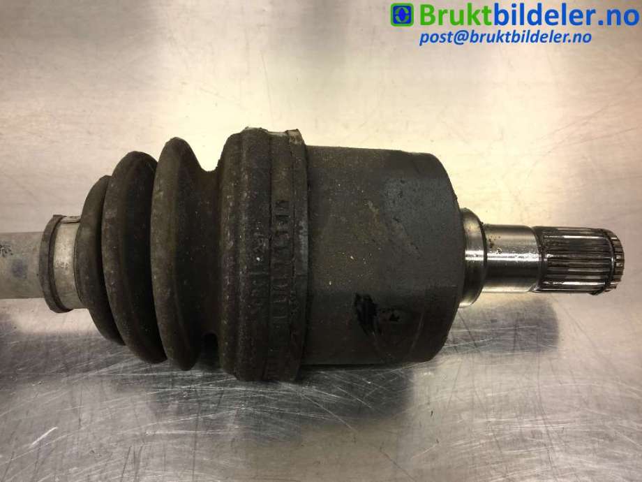Drivaksel venstre foran til Hyundai i40 2012-2017  (HYUNDAI|495003Z300|)
