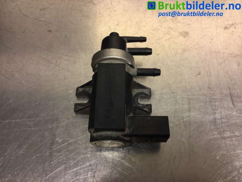Vakuumventil til VW Transporter / Caravelle, 2003-2009 (Fase 1) (T5) (T5) (VOLKSWAGEN|1J0906627C)