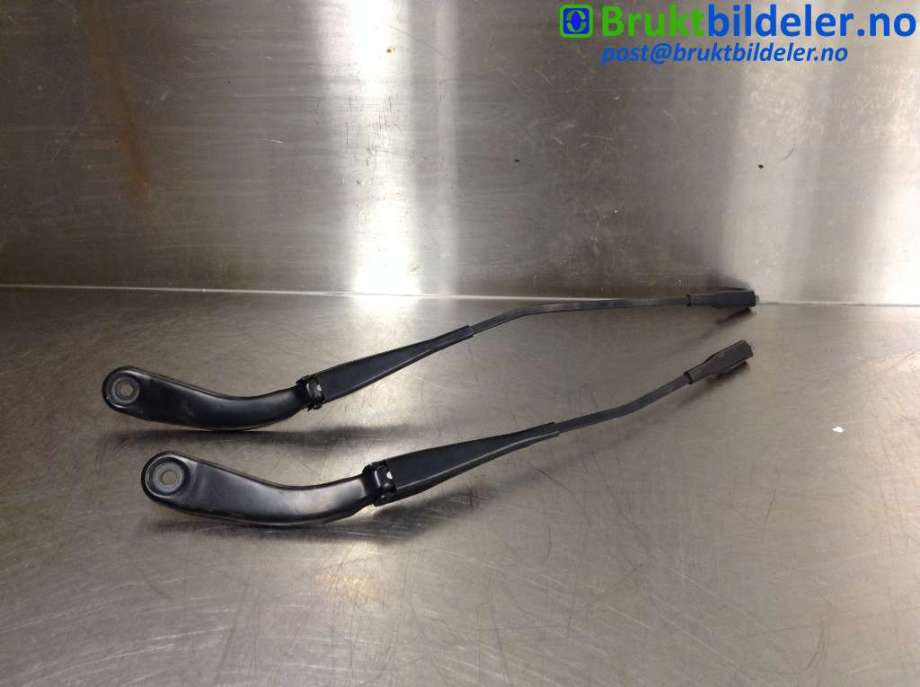 Viskerarmer frontrute til BMW 3-Serie, 2012-2018 (F30/F31/F34) (F30/F31/F34) (BMW|6161 7 260 469-05)