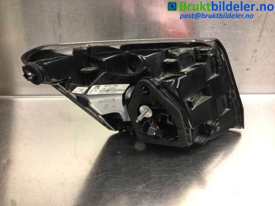 Baklykt høyre til Peugeot 3008 2016-->> (Type II)  (PEUGEOT|9810477080|81550201|)