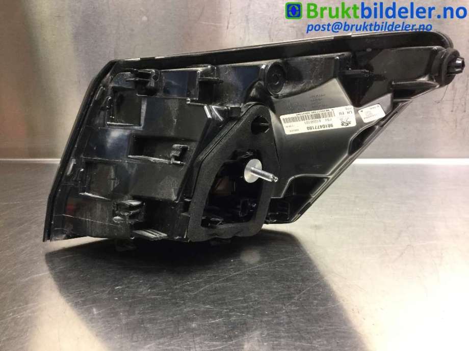 Baklykt venstre til Peugeot 3008 2016-->> (Type II)  (PEUGEOT|9810477180|81550101|)
