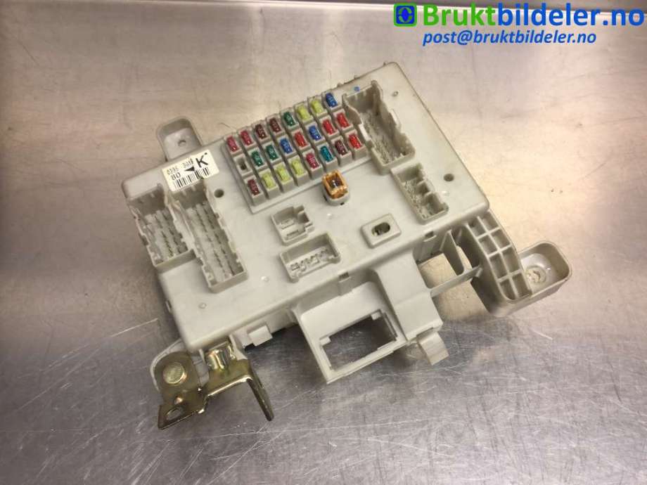 Sikringsboks til Toyota Land Cruiser 120, 2002-2009 (TOYOTA|)