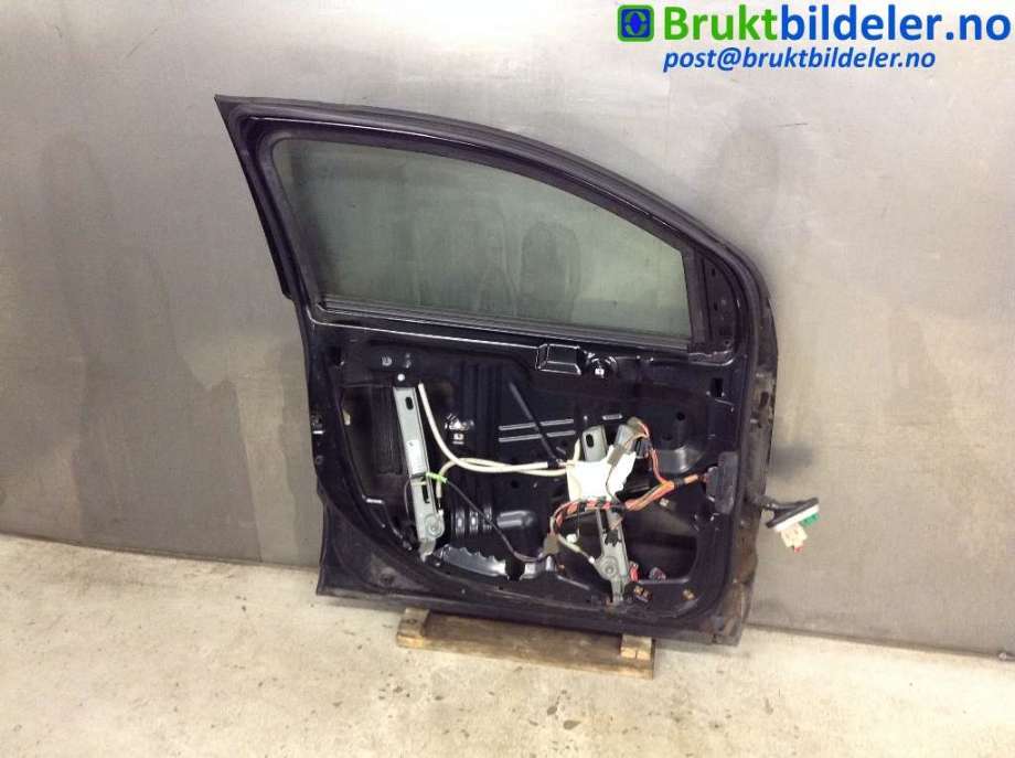 Dør venstre foran til Dodge Caliber 2006-2010  (DODGE||5074154AB)