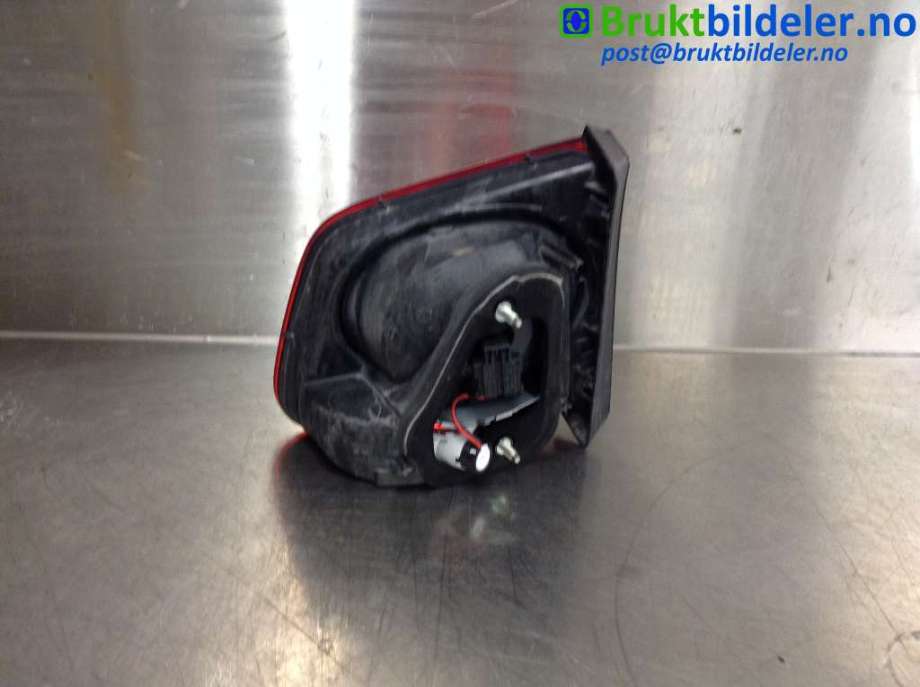 Baklykt venstre indre til VW Tiguan 2007-2011 (Type I, Fase 1)  (VOLKSWAGEN|5N0 945 093 B|)