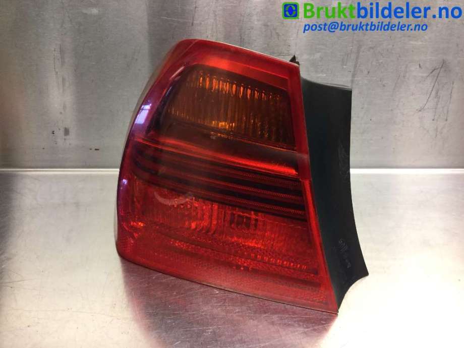 Baklykt venstre til BMW 3-Serie 2005-2011 (E90/E91/E92/E93) (E90/E91/E92/E93) (BMW|6 397 457|)