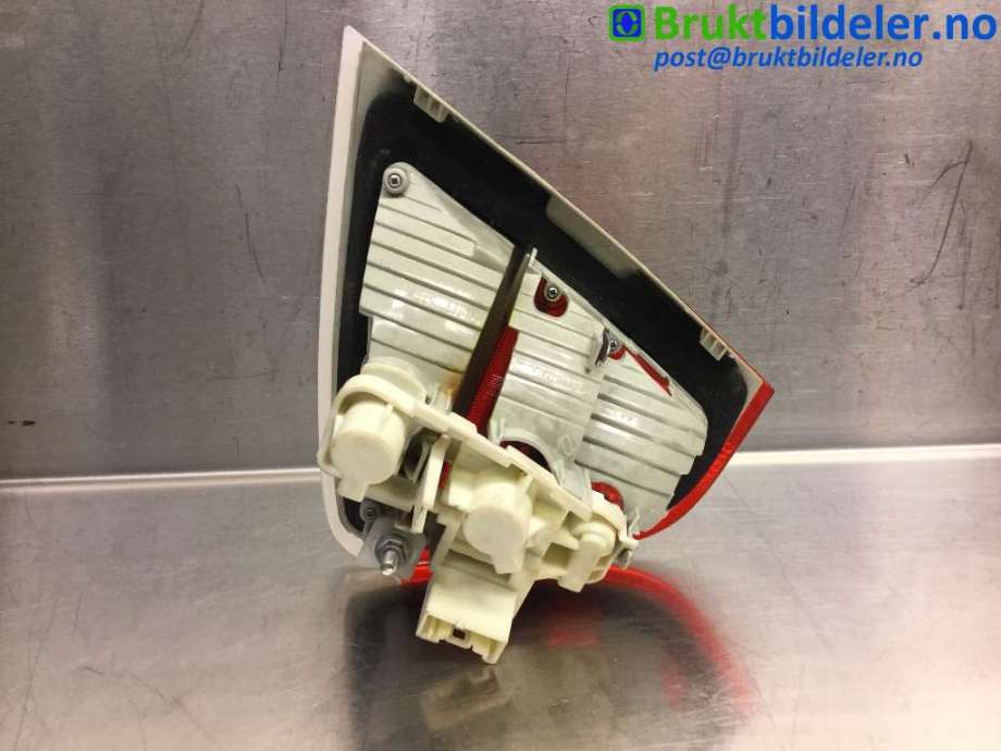Baklykt venstre indre til BMW 3-Serie 2005-2011 (E90/E91/E92/E93) (E90/E91/E92/E93) (BMW|6 937 459|)