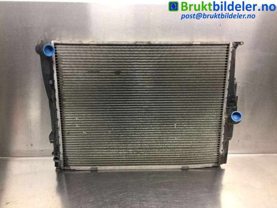 Radiator (manuell gir) til BMW 3-Serie 2005-2011 (E90/E91/E92/E93) (E90/E91/E92/E93) (BMW|17 11 7 559 273|)