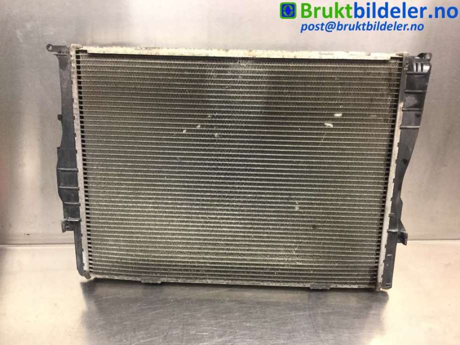 Radiator (manuell gir) til BMW 3-Serie 2005-2011 (E90/E91/E92/E93) (E90/E91/E92/E93) (BMW|17 11 7 559 273|)
