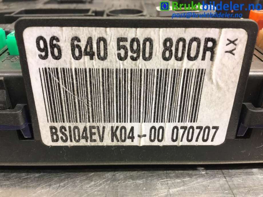 Sikringsboks til Peugeot 407 2004-2010 (PEUGEOT|96640590800R|28120836|)