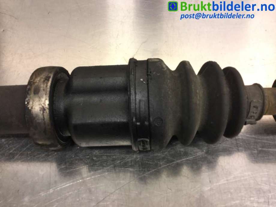 Drivaksel høyre foran til Ford Fiesta 2008-2012 (Type VI, Fase 1) (FORD|8V51-3B436-AE|)