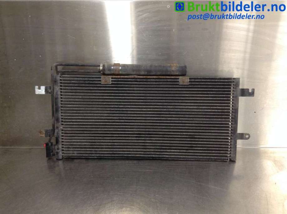Aircondition radiator til VW Transporter / Caravelle 1990-2003 (T4) (T4) (VOLKSWAGEN|7D0820411|)