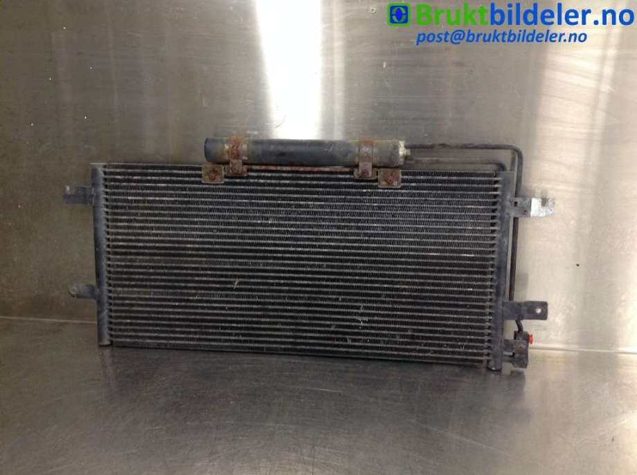 Aircondition radiator til VW Transporter / Caravelle 1990-2003 (T4) (T4) (VOLKSWAGEN|7D0820411|)