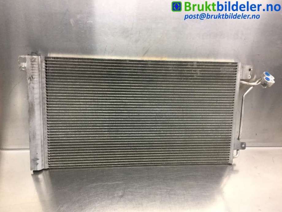 Aircondition radiator til VW Transporter / Caravelle, 2003-2009 (Fase 1) (T5) (T5) (VOLKSWAGEN|7H0820411D)