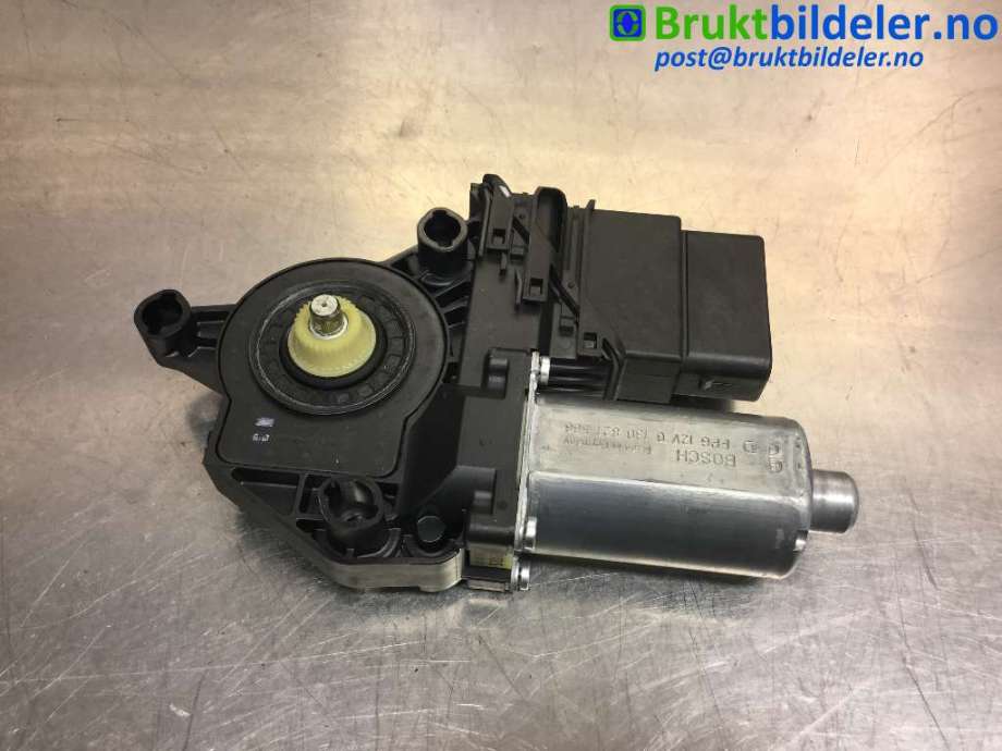 Ruteheis høyre bak til VW Touran 2010-2015 (Type I, Fase 3) (VOLKSWAGEN|5K0 959 704 A|0 130 821 566|)