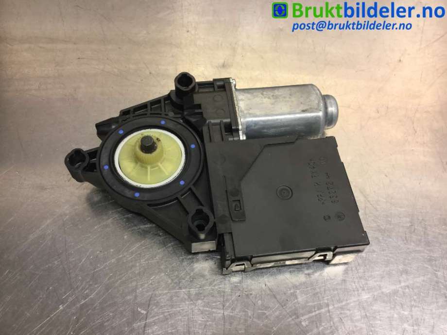 Ruteheis høyre foran til VW Touran, 2010-2015 (Type I, Fase 3)  (VOLKSWAGEN|5K0 959 792)