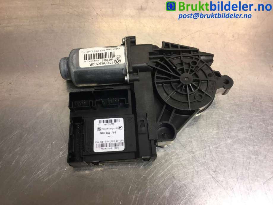Ruteheis høyre foran til VW Touran 2010-2015 (Type I, Fase 3)  (VOLKSWAGEN|5K0 959 792||1T0 959 702 R)