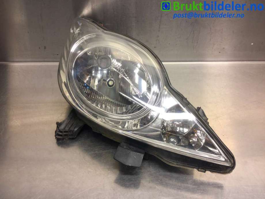 Frontlykt høyre halogen til Peugeot 107, 2006-2014 (PEUGEOT|81110-OHO30)