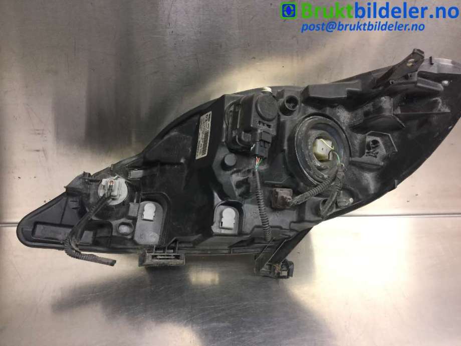 Frontlykt høyre halogen til Peugeot 107 2006-2014  (PEUGEOT|81110-OHO30|89033104|)