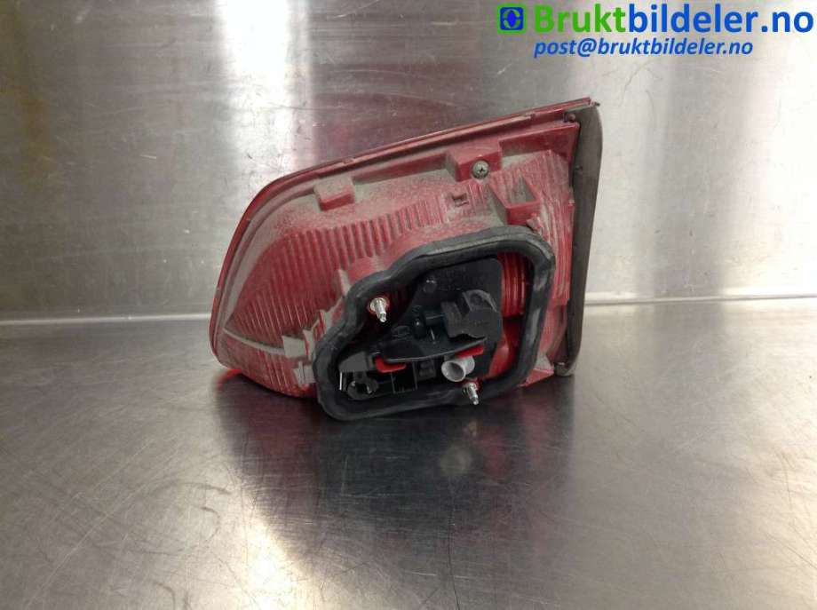 Baklykt venstre indre til VW Touran 2010-2015 (Type I, Fase 3) (VOLKSWAGEN|1T0 945 093|)