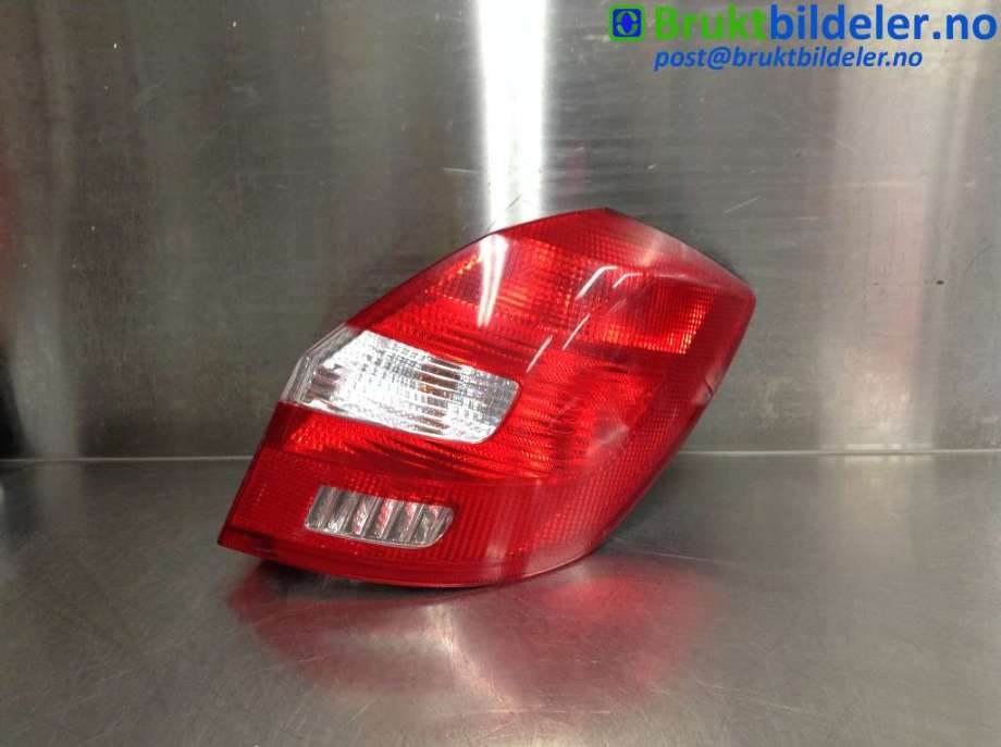 Baklykt høyre til Škoda Fabia, 2010-2014 (Type II, Fase 2) (SKODA|5J6 945 096)
